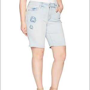 NWT NYDJ Brielle Floral Dream Denim Shorts